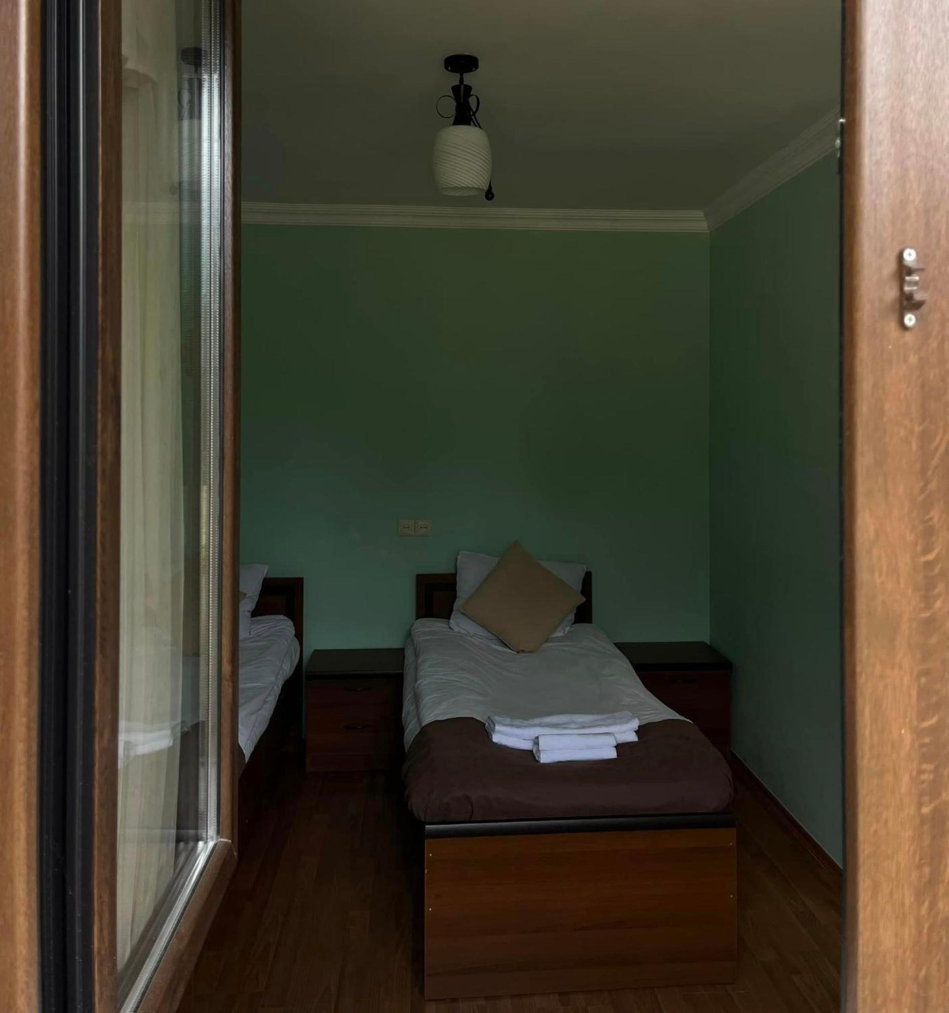 Tirebi Hotel Nakalakevi Екстериор снимка