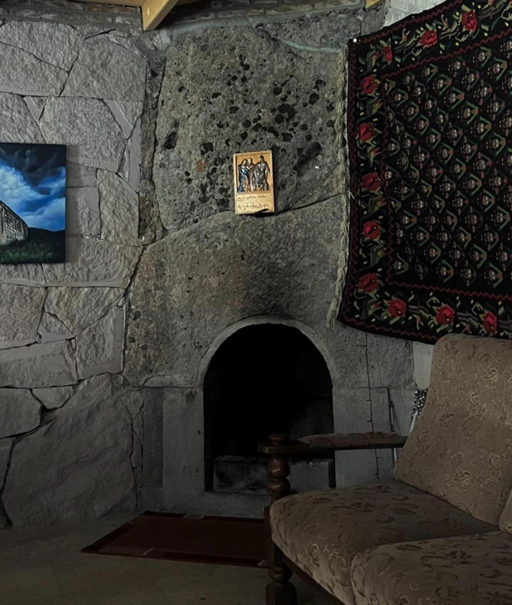 Tirebi Hotel Nakalakevi Екстериор снимка