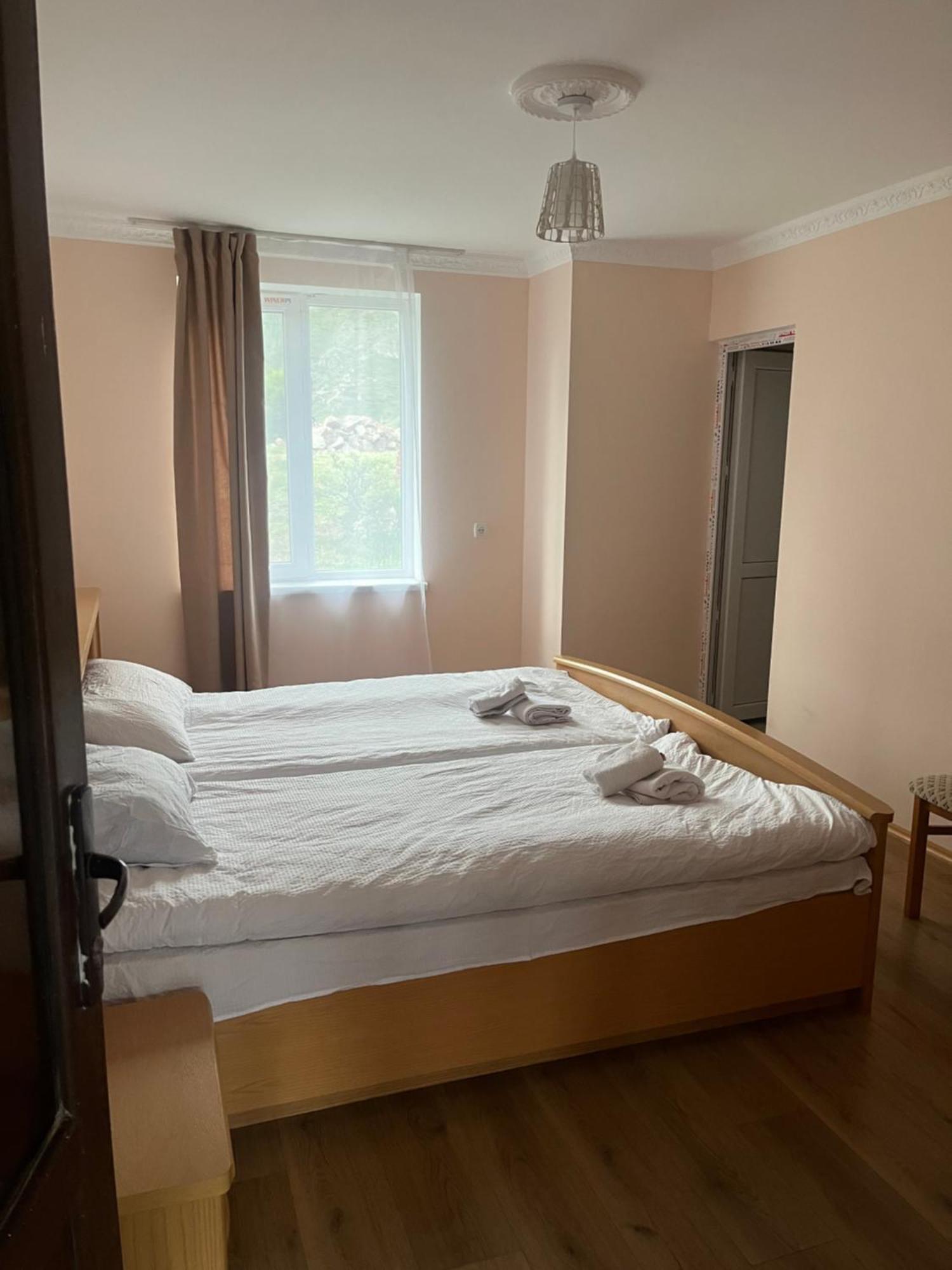 Tirebi Hotel Nakalakevi Екстериор снимка